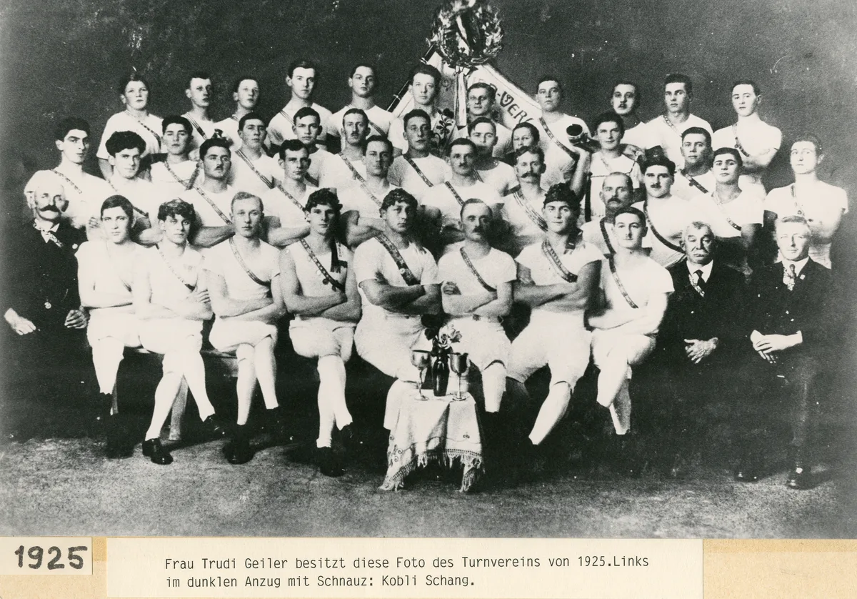 Turnverein Dübendorf im Jahr 1925.
