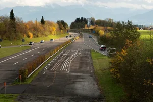 Die Oberland-Autobahn Uster–Betzholz gilt als vordringlich, da sie «Verkehrssicherheit und Innenentwicklung verbessert». Die Oberland-Autobahn Uster–Betzholz gilt als vordringlich, da sie «Verkehrssicherheit und Innenentwicklung verbessert».