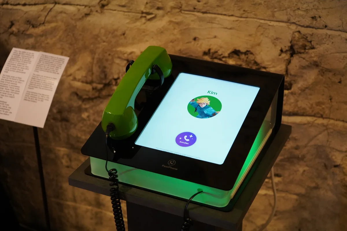 Im Ritterhaus kann man durch einen Chatbot mit einem Bauernkind aus dem Bubiker Mittelalter telefonieren.