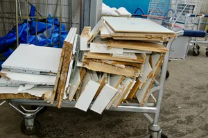 13476256-5 Sperrgut wurde nach dem Weihnachtsfest auch häufig entsorgt.
