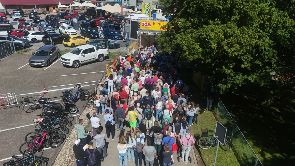 22981347-3 Viele tausend Menschen besuchen jedes Jahr die ZOM. (Archiv)