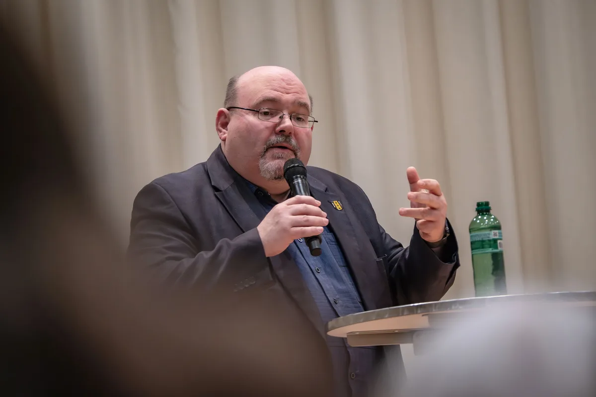 Der Wetziker Stadtpräsident Pascal Bassu (SP) tritt als Sprecher der GZO-Aktionärsgemeinden auf. (Archiv) Der Wetziker Stadtpräsident Pascal Bassu (SP) tritt als Sprecher der GZO-Aktionärsgemeinden auf. (Archiv)
