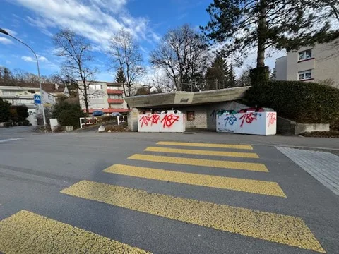 Die Sammelstelle Wihalden wurde immer wieder durch Vandalismus beschädigt. Die Sammelstelle Wihalden wurde immer wieder durch Vandalismus beschädigt.