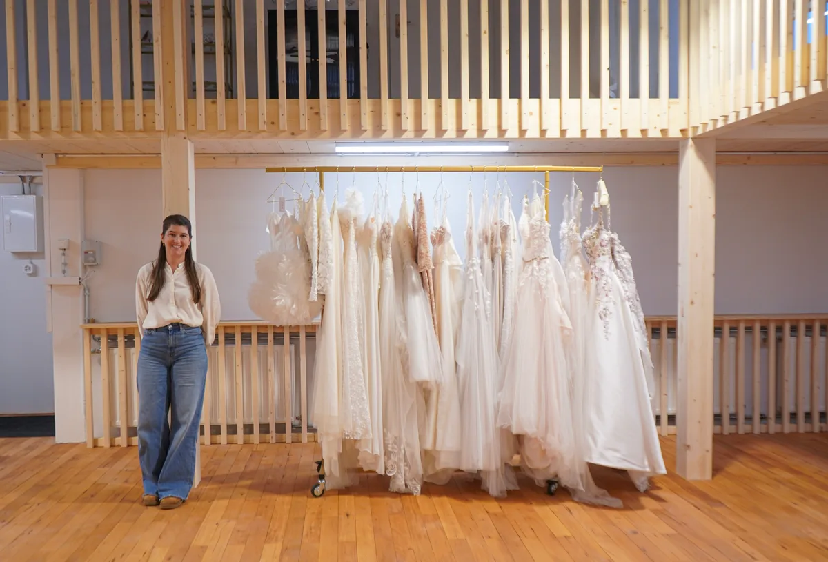 Corinne Consenti verkauft in Wetzikon gebrauchte Brautkleider. Corinne Consenti verkauft in Wetzikon gebrauchte Brautkleider.