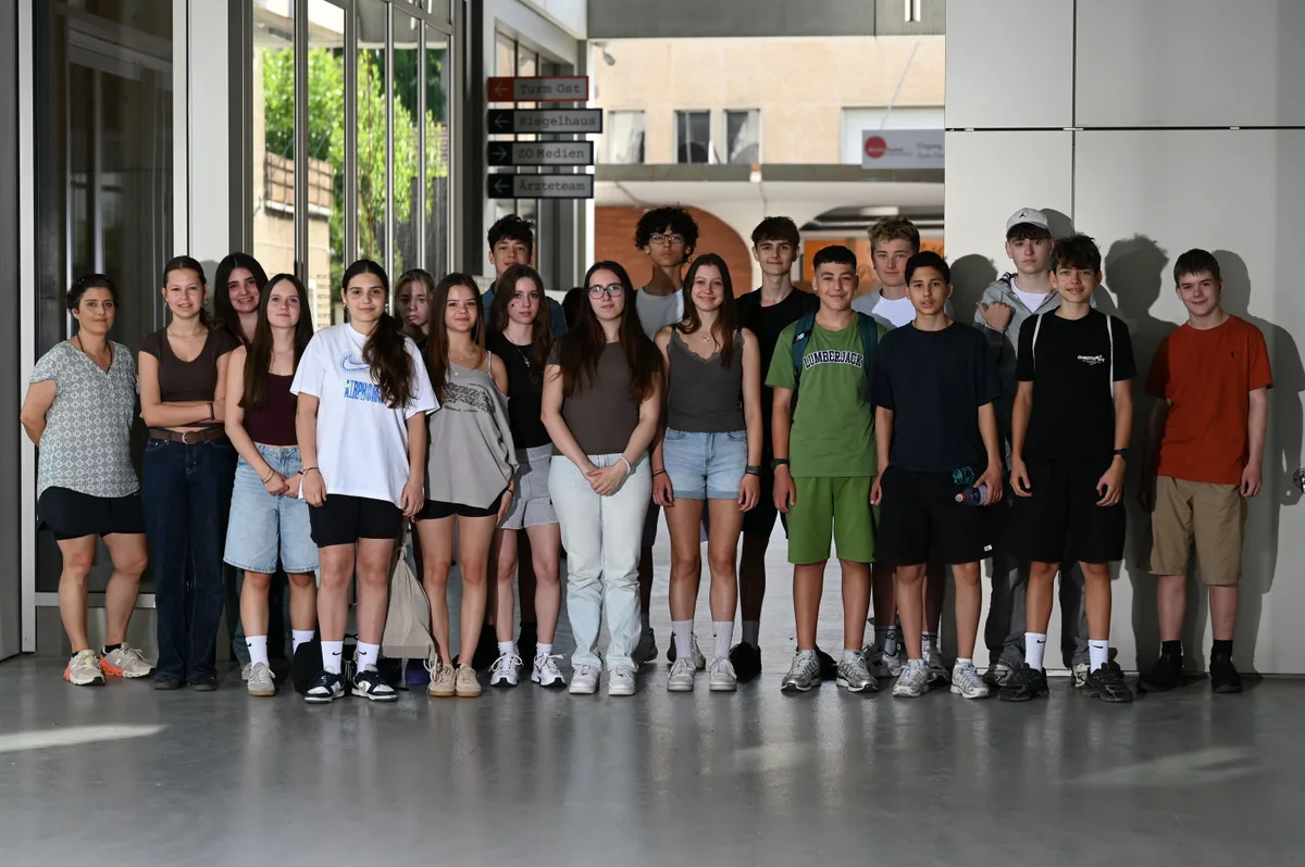Die Drittsek-Klasse der Sekundarschule Weidli zu Besuch im ZO Medienhaus. Die Drittsek-Klasse der Sekundarschule Weidli zu Besuch im ZO Medienhaus.