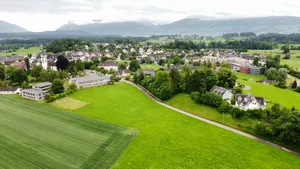 Man sieht die Gemeinde Bubikon von oben. Man sieht die Gemeinde Bubikon von oben.