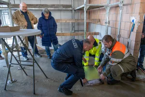 30312983-5 Aus jeder Sparte ein Vertreter, der sich beteiligt: Polizei, Feuerwehr und Zivilschutz.