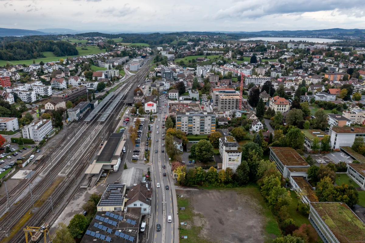 22805608-4 Luftaufnahme von Unterwetzikon
