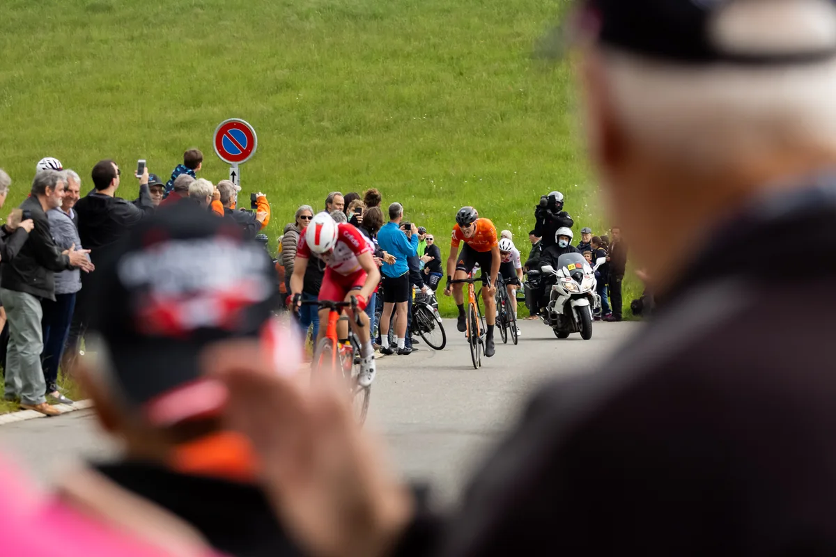 Tour de Suisse passiert das Ghöch.
