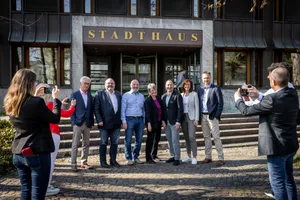 28231743-2 v.l. Jürg Schuler, Pascal Bassu, Henry Vettiger, Christine Walter-Walder, Remo Vogel-Hess, Sandra Elliscasis, Stefan Lenz.