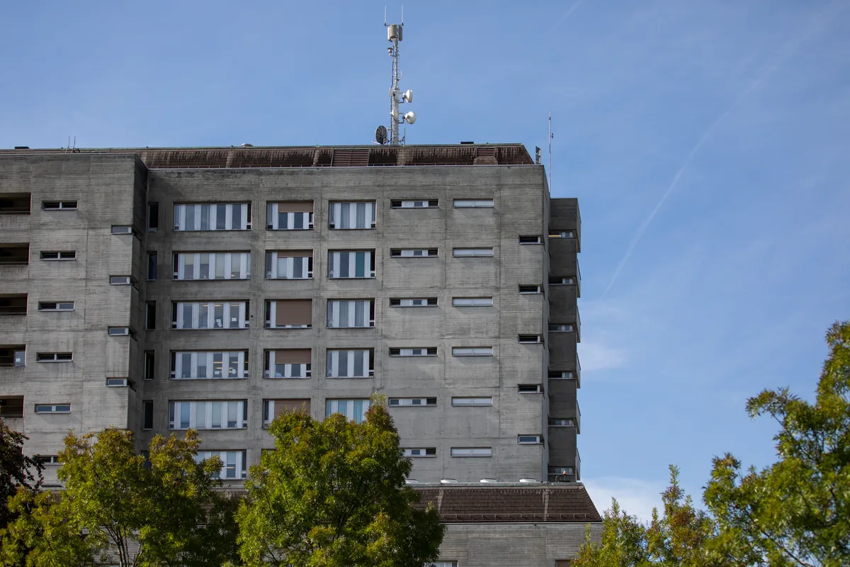 Martin Hoch vor dem Spital Wetzikon. Foto: Christian Merz Martin Hoch vor dem Spital Wetzikon. Foto: Christian Merz