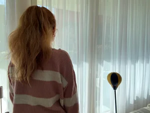 Eine Mutter erzählt, wie die Familie umziehen musste, weil ihrem Sohn in der Schule nicht geholfen wurde. Eine Mutter erzählt, wie die Familie umziehen musste, weil ihrem Sohn in der Schule nicht geholfen wurde.