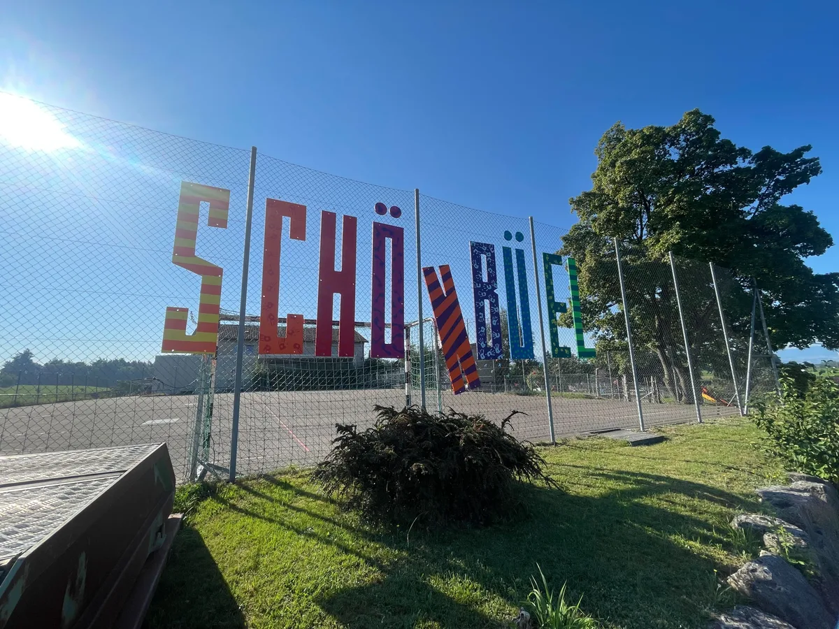 21355495-3 Schulhaus Schönbüel in Herschmettlen, Gossau