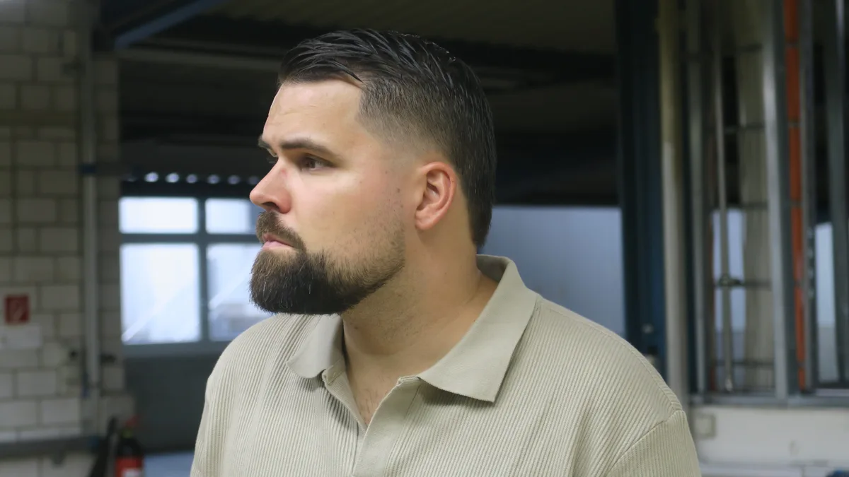 Marco Selinski thematisiert in vielen Songs seinen christlichen Glauben. 