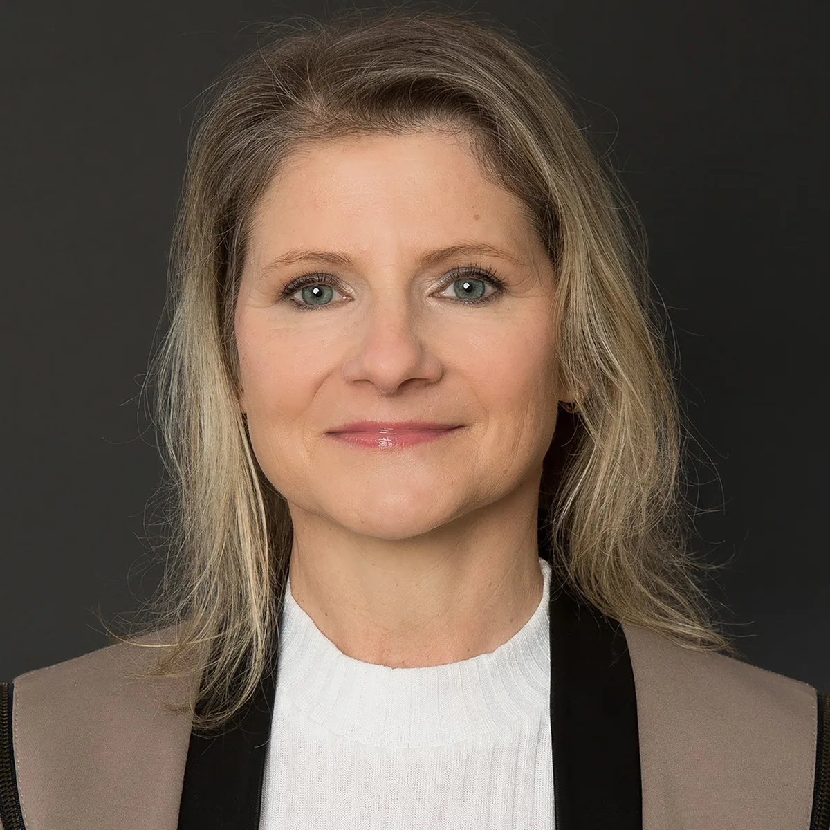 Ina Rizza wird als Leiterin Bildung in Bubikon die Schulleitungen der beiden Primarschulen und der Sekundars Ina Rizza wird als Leiterin Bildung in Bubikon die Schulleitungen der beiden Primarschulen und der Sekundars