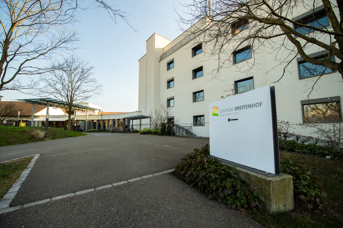 21746103-3 Altersheim Zentrum Breitenhof