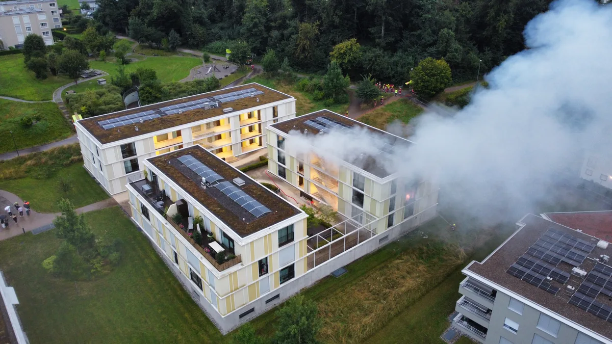 Zur frühen Stunde brannte es im Eich in Gossau.