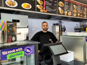 Dilovan «Jia» Hajani wollte kürzertreteten: Deshalb hat er das «Mado's» in Uster verkauft und sucht sein Glück nun in Wetzikon. Dilovan «Jia» Hajani wollte kürzertreteten: Deshalb hat er das «Mado's» in Uster verkauft und sucht sein Glück nun in Wetzikon.