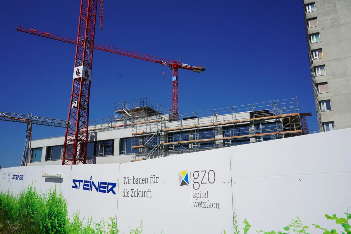 Liegen im Zwist: Das GZO AG Spital Wetzikon und die Steiner AG aus Zürich.