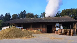 31829937-5 Die Trocknungsanlage der Landi in Ottikon wird schon bald schliessen.