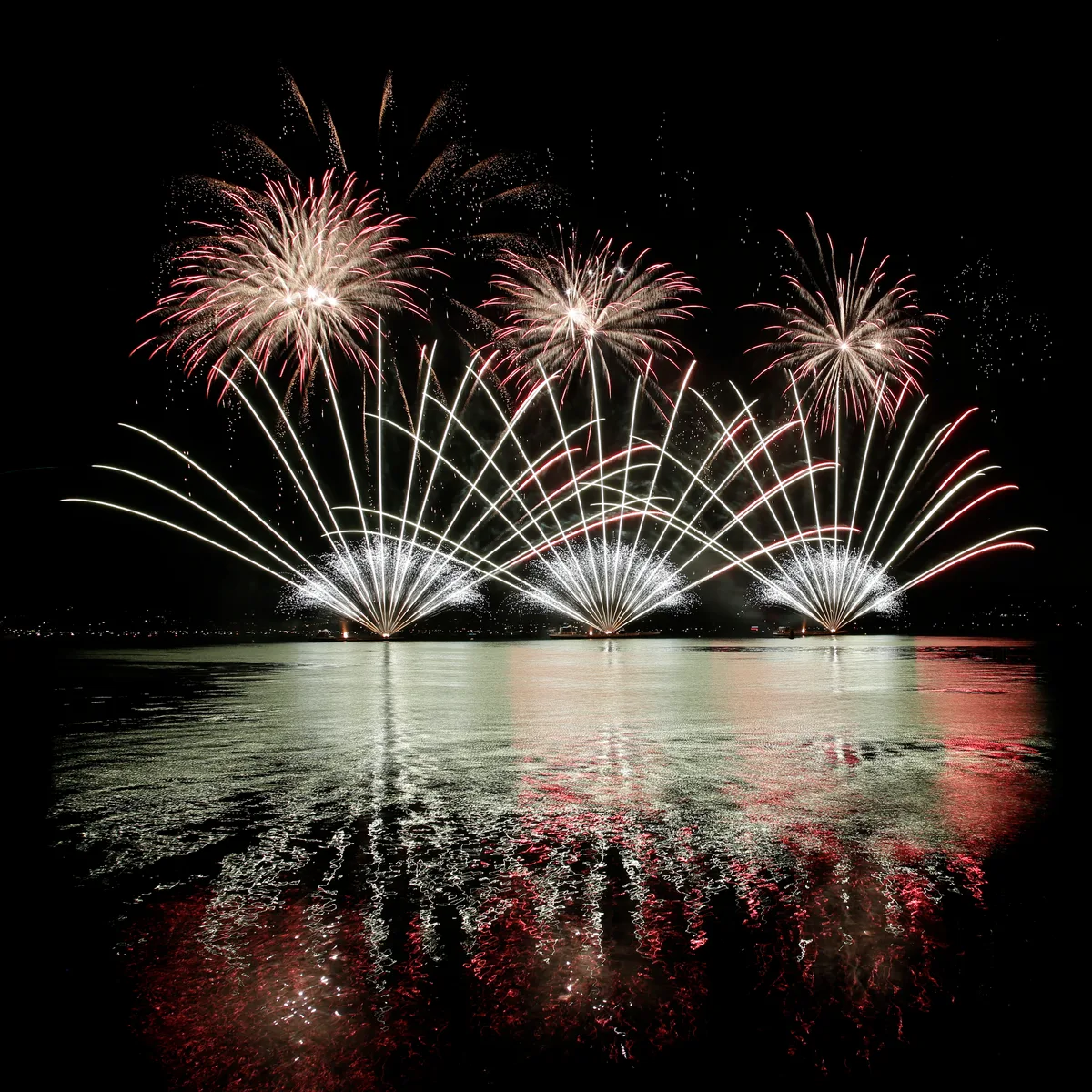 31446476-72 Das Team «La Pirotecnica Sagl» aus Ascona war für das Feuerwerk am Seenachtfest zuständig