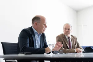 29682450-1 Interview mit Hansjörg Herren , CEO Spital Wetzikon, und Jörg Kündig, VR Präsident.