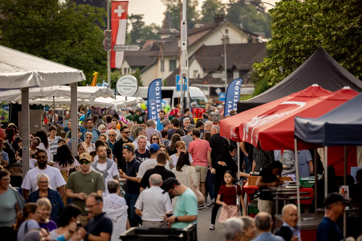 Impressionen vom Freitagabend des Stadtfest Wetzikon 2024 Impressionen vom Freitagabend des Stadtfest Wetzikon 2024