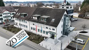 29439370-1 Wer zieht ins Gemeindehaus von Hinwil ein? Die Ausgangslage vor den Wahlen verspricht Spannung.