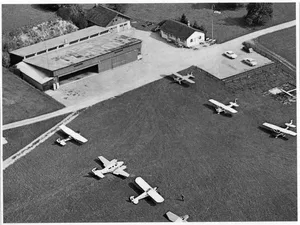 Historische Aufnahmen vom Flugplatz Speck in Fehraltorf. Historische Aufnahmen vom Flugplatz Speck in Fehraltorf.