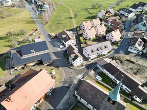 Hittnauer Eltern fordern an einer Kreuzung in Hittnau einen Fussgängerstreifen. Hittnauer Eltern fordern an einer Kreuzung in Hittnau einen Fussgängerstreifen.