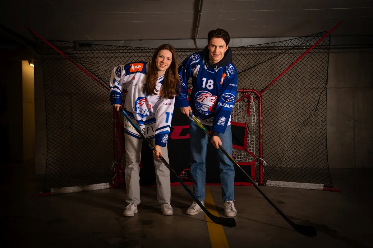 Die Hockey-Geschwister Alessia und Nicolas Bächler bei sich zuhause. Die Hockey-Geschwister Alessia und Nicolas Bächler bei sich zuhause.