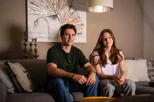 Die Hockey-Geschwister Alessia und Nicolas Bächler bei sich zuhause. Die Hockey-Geschwister Alessia und Nicolas Bächler bei sich zuhause.
