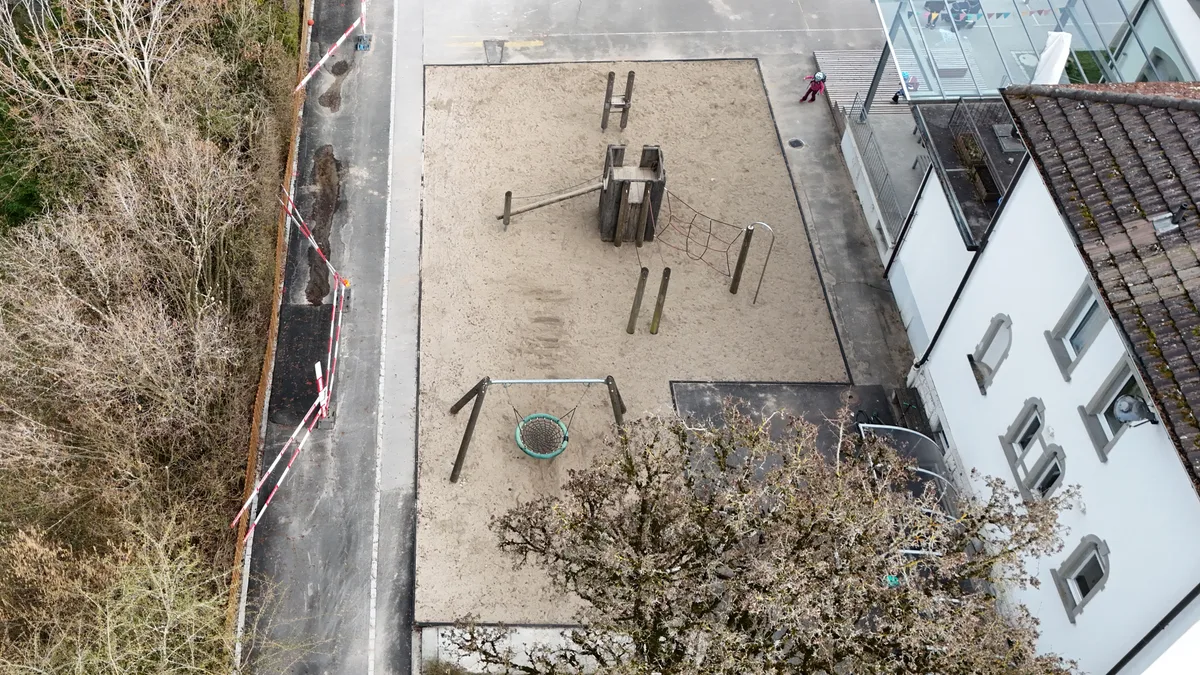 29273758-6 Sammelaktion für neuen Spielplatz in Kyburg