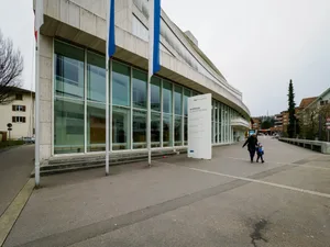Das Stadthaus von Illnau-Effretikon: Die Sozialhilfe zahlte Geld irrtümlicherweise doppelt aus. Das Stadthaus von Illnau-Effretikon: Die Sozialhilfe zahlte Geld irrtümlicherweise doppelt aus.