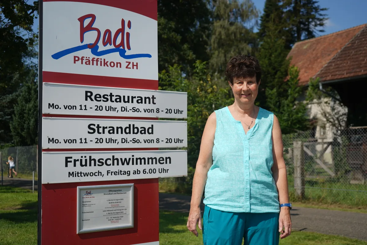 Ingrid Wild wünscht sich wieder längere Öffnungszeiten in der Badi am See in Pfäffikon.