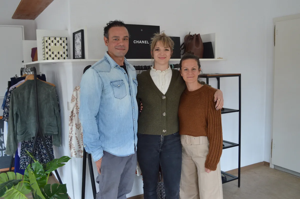 Monkky ist kein Brocki und auch kein Secondhandshop. Hier wird die Kleiderauswahl sorgfaeltig kuratiert.