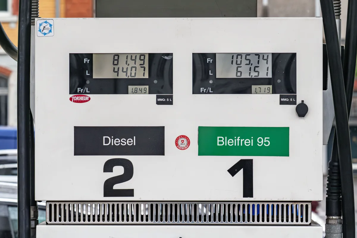 28873597-3 Die Preisunterschiede bei Benzin und Diesel in der Region sind teilweise beachtlich.