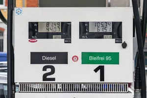 28873597-3 Die Preisunterschiede bei Benzin und Diesel in der Region sind teilweise beachtlich.
