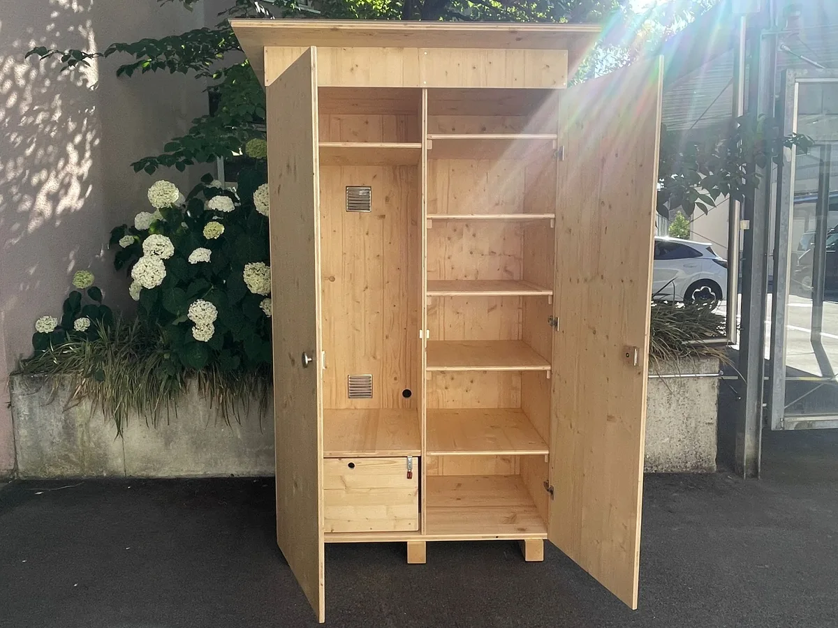 Der neue, bislang leere Madame Frigo in Pfäffikon. Der Kühlschrank kommt noch. Der neue, bislang leere Madame Frigo in Pfäffikon. Der Kühlschrank kommt noch.