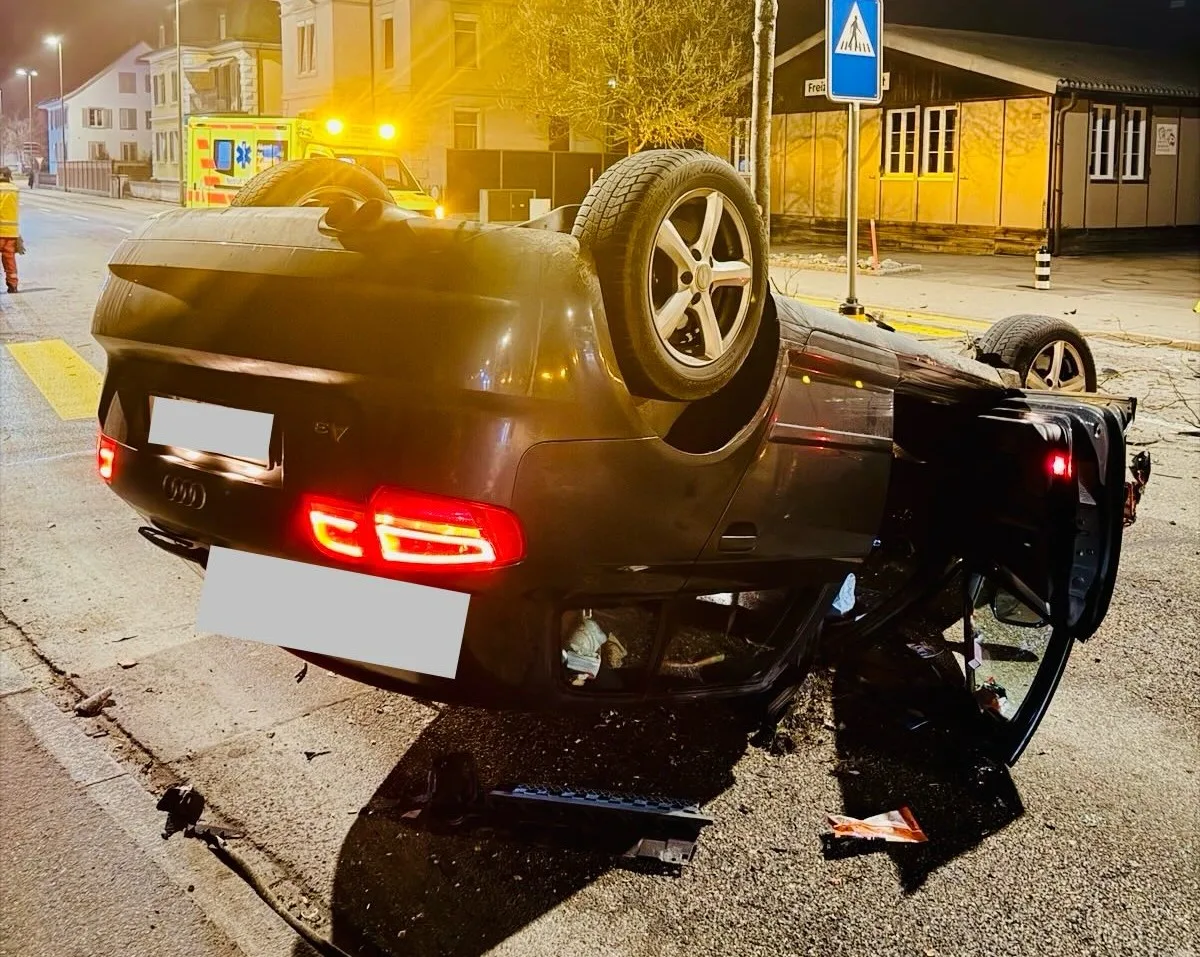 29446885-6 Die Hochstrasse war in der Nacht auf Sonntag zwei Stunden lang gesperrt.