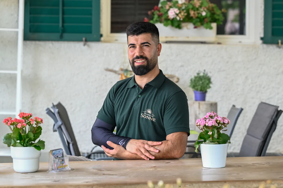 Selhattin Kanliel wirtet seit dem 1. Juni in der «Sonne» in Auslikon. Er ist überzeugt, dass sein Konzept das Restaurant wieder auf Kurs bringt. 