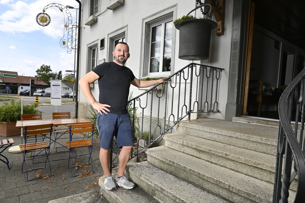 Amarildo Uruci war sein Leben lang in der Küche als Koch tätig. Nun wagt er sich vor die Kulissen und übernimmt ein Restaurant. 
