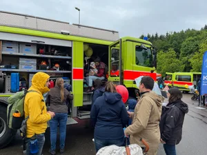 Einblick in die Arbeit der Blaulichtorganisationen: Trotz Grüselwetter ein Publikumsmagnet. Einblick in die Arbeit der Blaulichtorganisationen: Trotz Grüselwetter ein Publikumsmagnet.