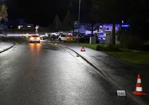 Vor der Kreuzung Bisikonerstrasse/Usterstrasse ereignete sich am Donnerstagabend ein Unfall. Vor der Kreuzung Bisikonerstrasse/Usterstrasse ereignete sich am Donnerstagabend ein Unfall.