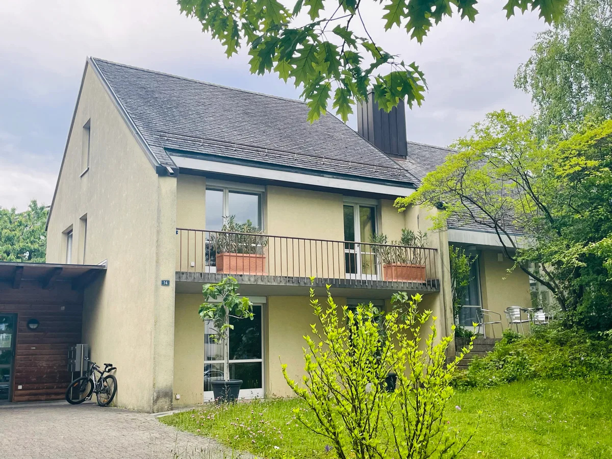 Das Pfarrhaus ist schon längst sanierungsbedürftig. Das Pfarrhaus ist schon längst sanierungsbedürftig.