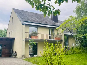 Das Pfarrhaus ist schon längst sanierungsbedürftig. Das Pfarrhaus ist schon längst sanierungsbedürftig.