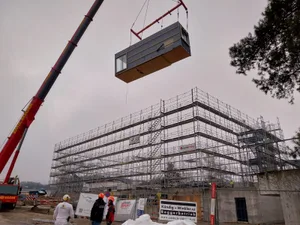 In nur einer Woche werden alle Module platziert. In nur einer Woche werden alle Module platziert.