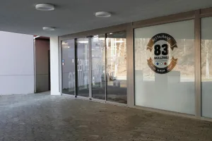 Im Restaurant 83 Nullzwei direkt neben dem Hallenbadeingang im Konferenzzentrum der Stadt Kloten fand am Samstag eine Veranstaltung der Jungen Tag mit AfD-Protagonisten statt. Im Restaurant 83 Nullzwei direkt neben dem Hallenbadeingang im Konferenzzentrum der Stadt Kloten fand am Samstag eine Veranstaltung der Jungen Tag mit AfD-Protagonisten statt.