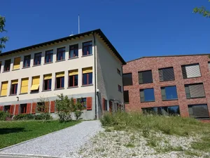 Im Primarschulhaus Hagen wurde der Wärmeverbrauch dank smarter Technologie um ein Viertel gesenkt. Im Primarschulhaus Hagen wurde der Wärmeverbrauch dank smarter Technologie um ein Viertel gesenkt.