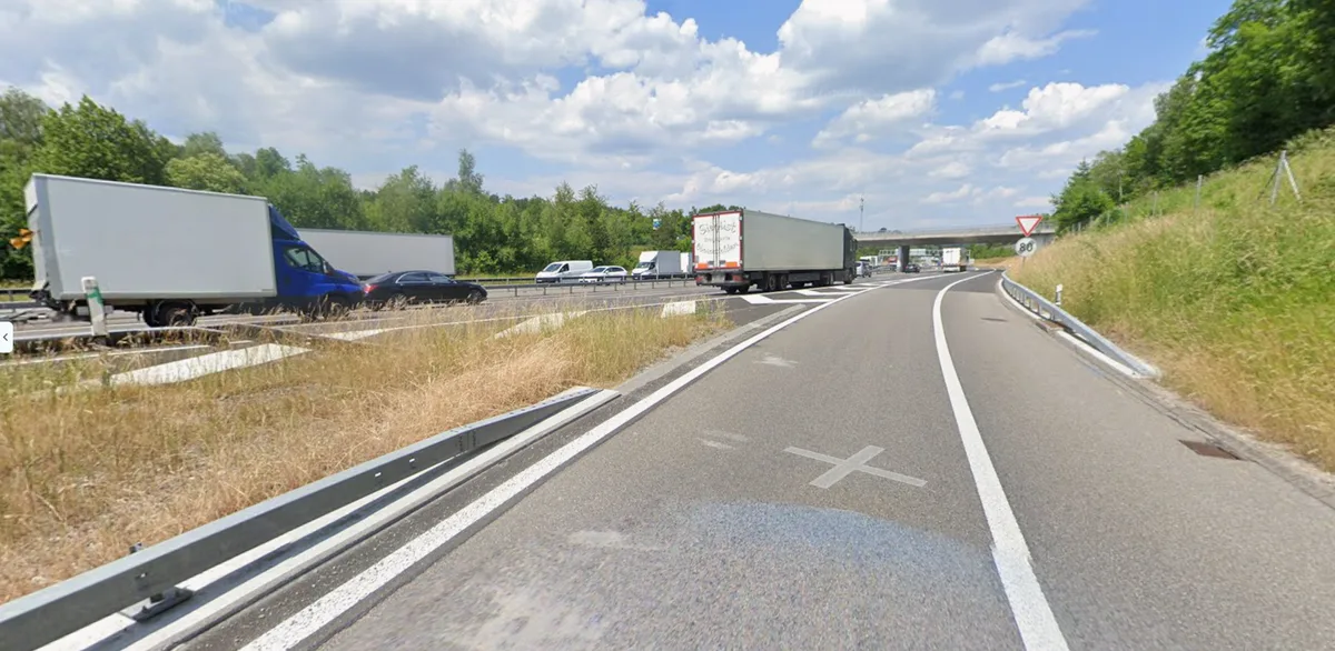 13975049-5 In der ganzen Schweiz prüft das Astra Ampeln bei Autobahnzufahrten. Unter anderem in Illnau-Effretikon.